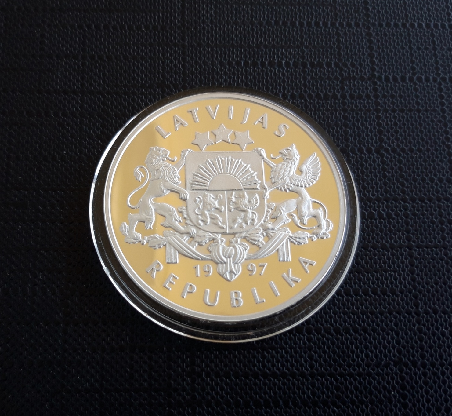 Latvia.10Latu.Ship.Kugis.1997.Rv.jpg