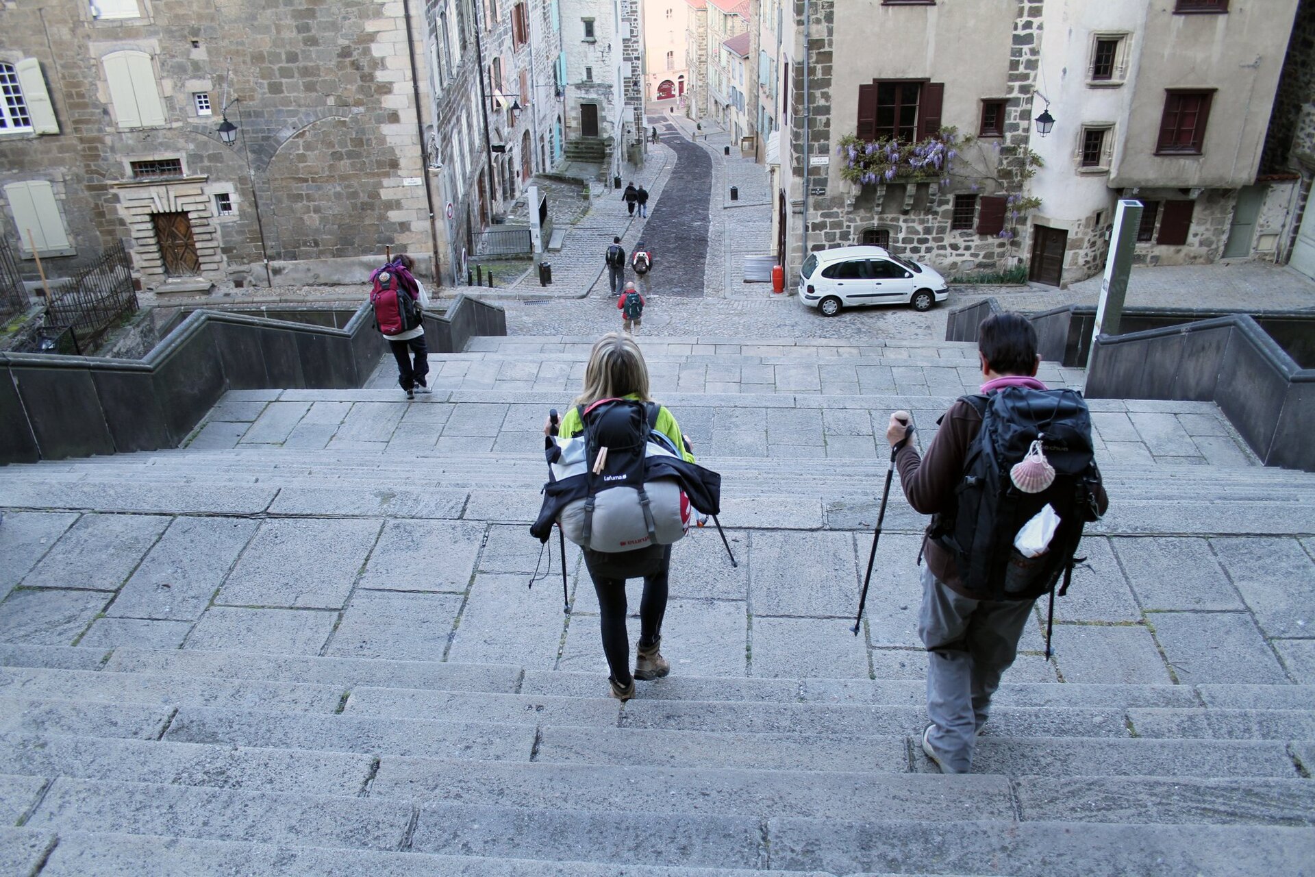 Le-Puy-en-Velay-12-heures-avant-le-grand-depart-pour-Compostelle.jpg