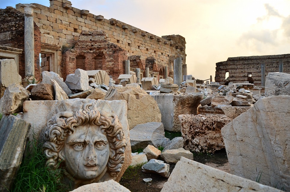 Leptis.Magna. Temple remains.jpg