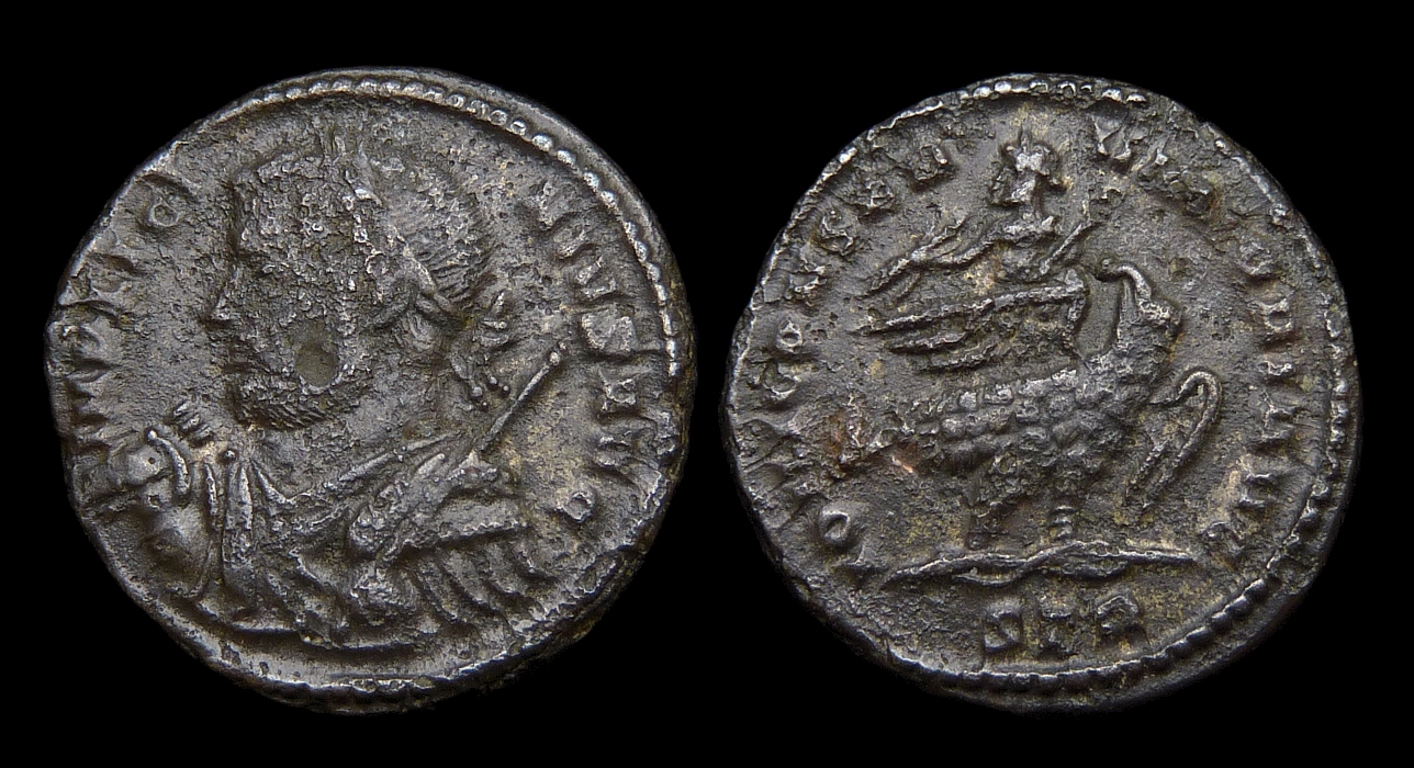 Licinius I - Jupiter on Eagle 701.jpg