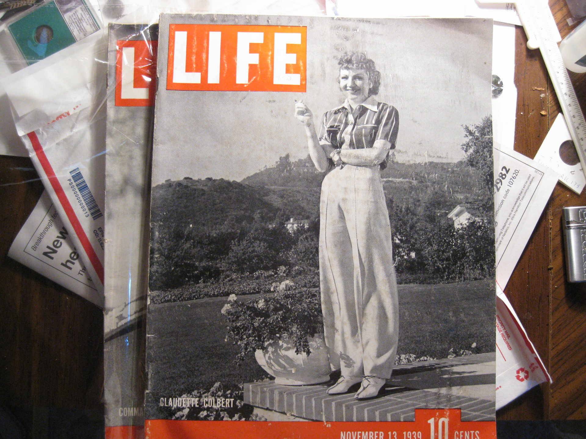 LIFE magazine Nov 13,1939 Claudette Corbert 001.JPG