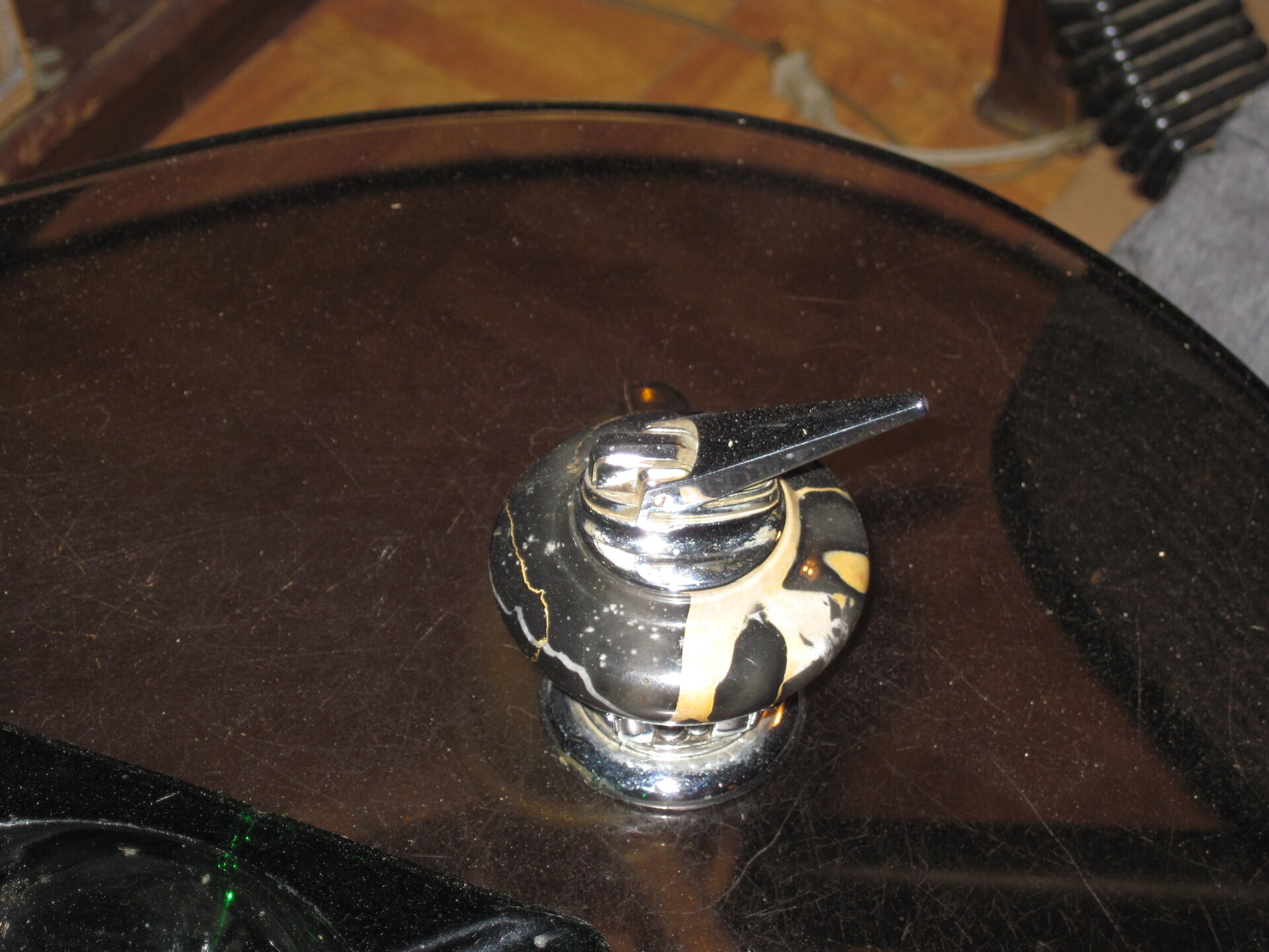 lighter 001.JPG