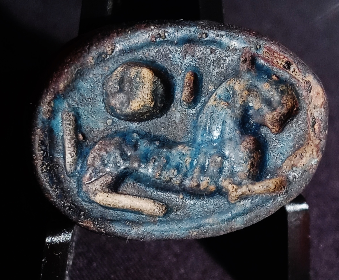 Lion & sun disk scarab underside 2.jpg