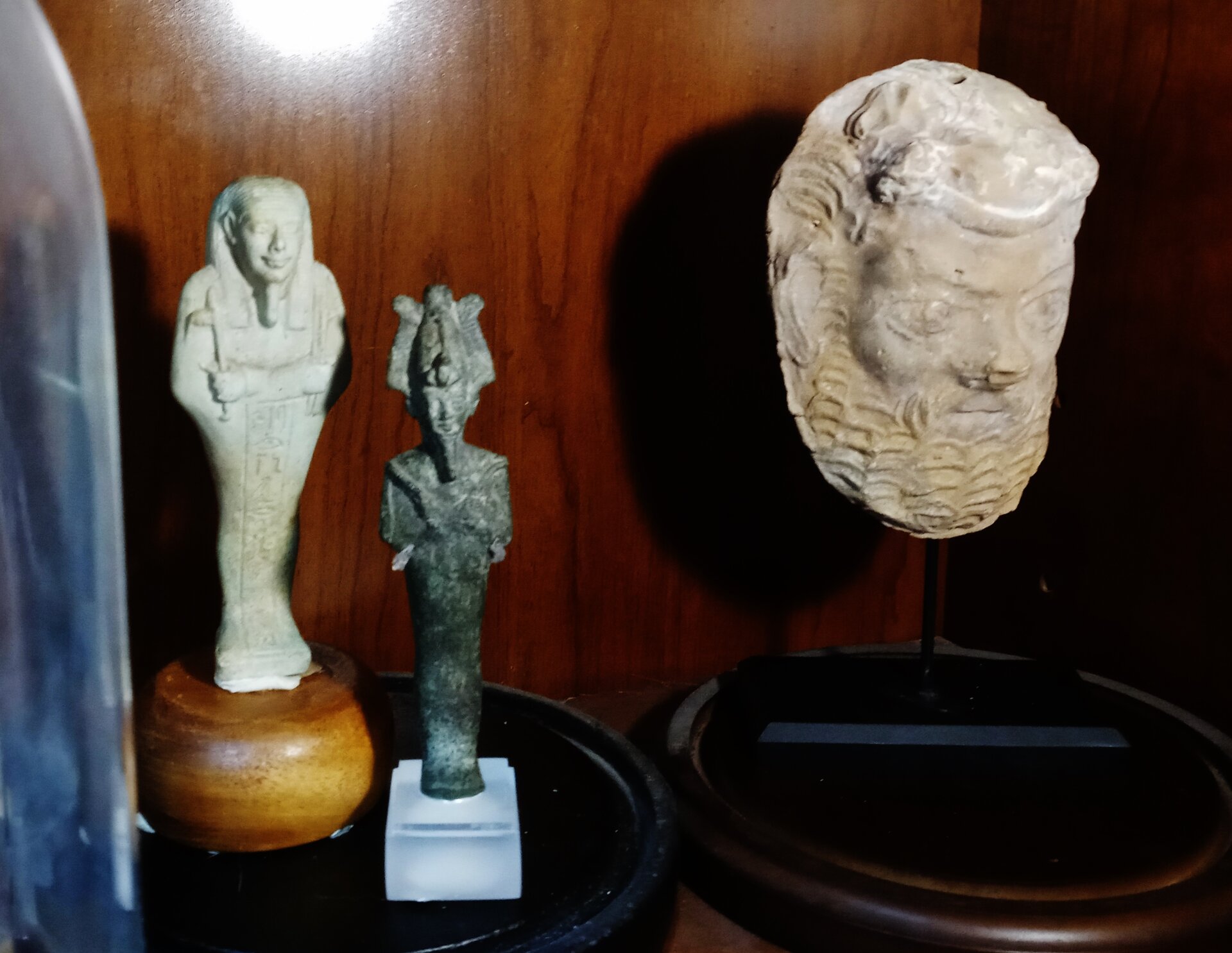 Living room, left shelf, right side.jpg