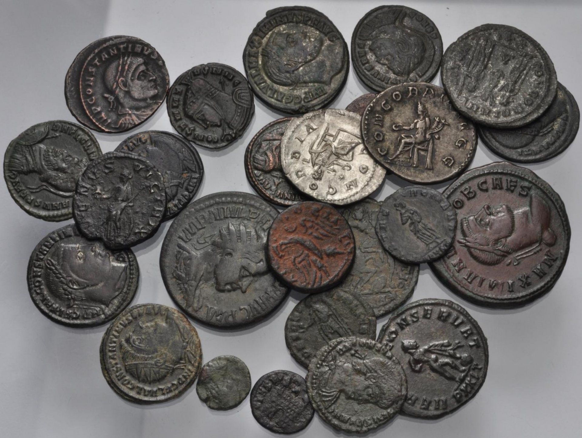 Lot of twenty-five (25) mostly bronze issues..jpg