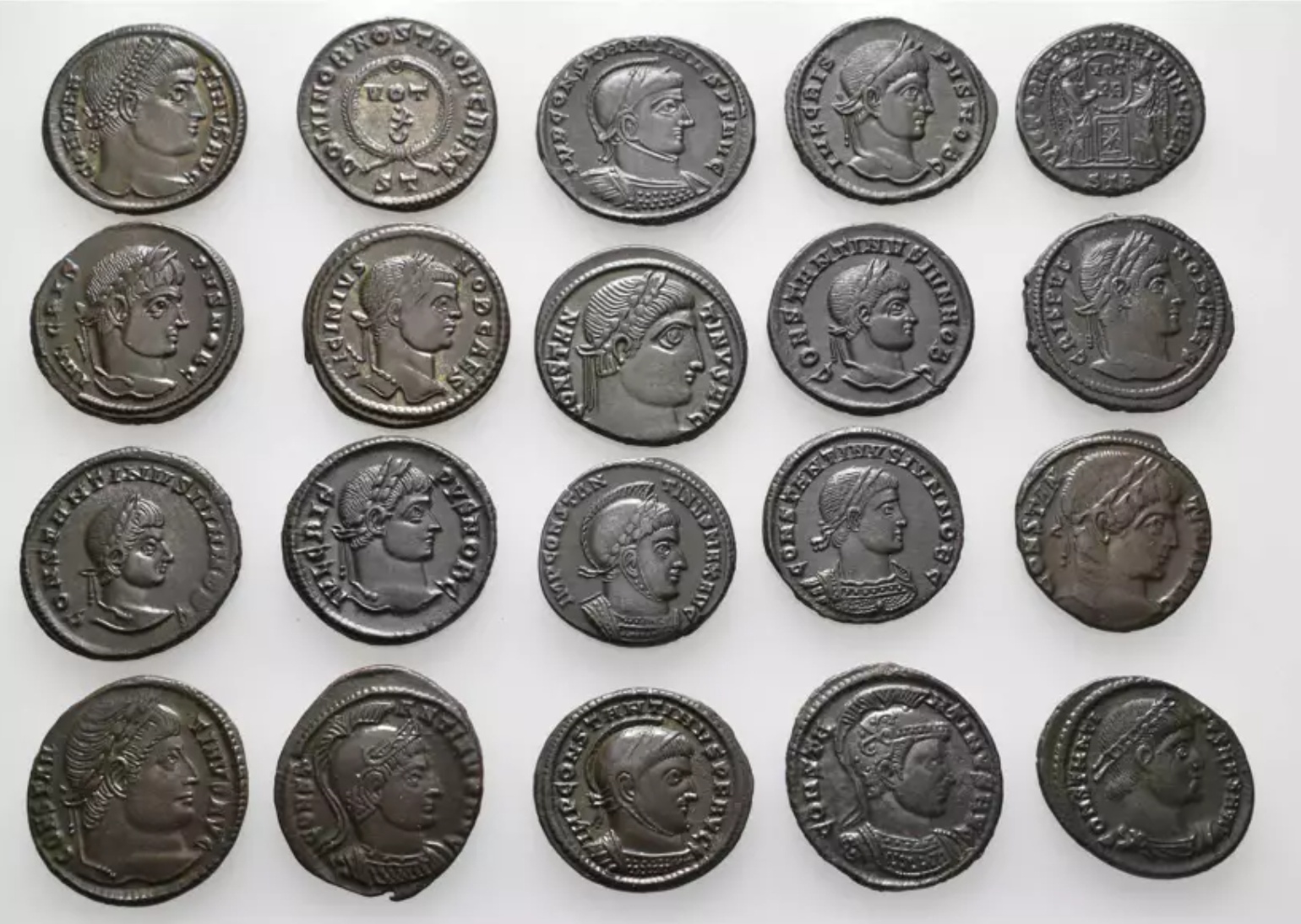 Lot_ 4589 - A lot containing 20 bronze coins - Web Auction 34 - Leu N_ - www.sixbid.com.jpg
