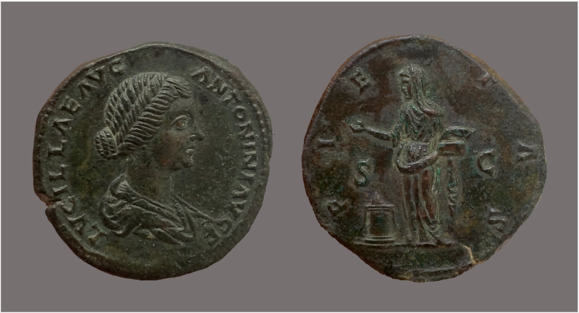 Lucilla sestertius 1.jpg