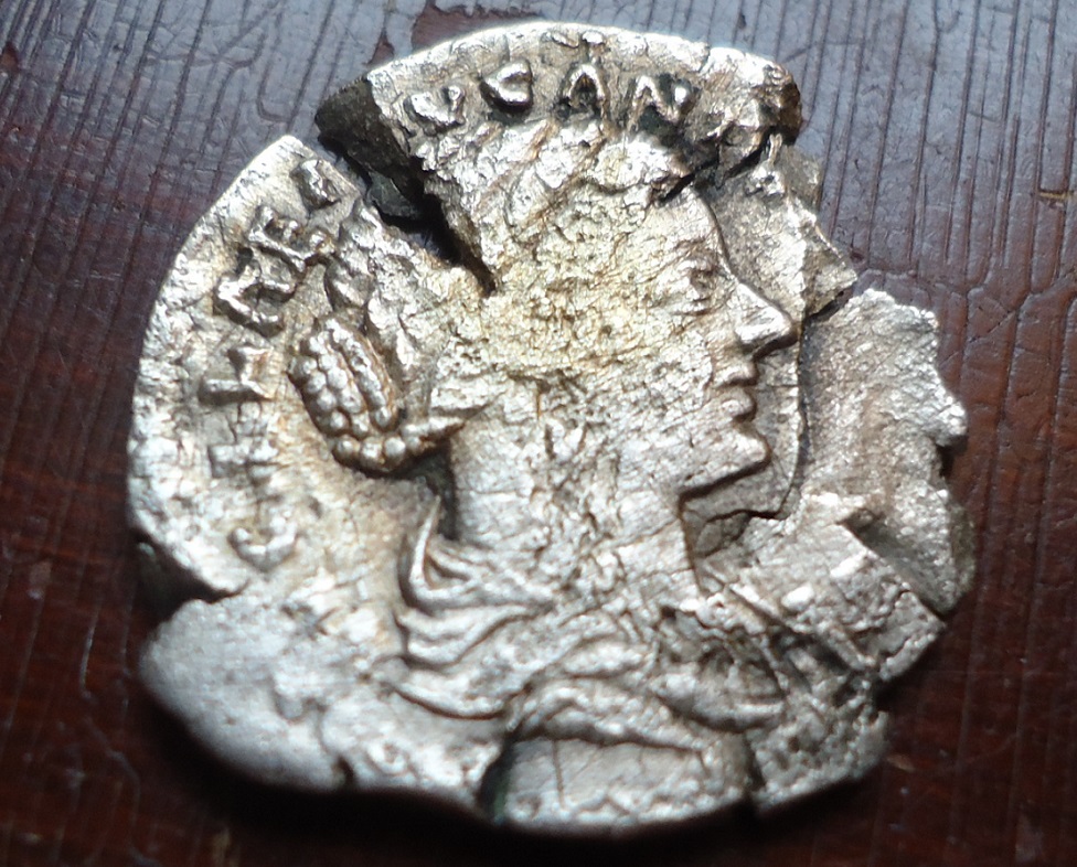 Lucilla Smashed denarius (2).JPG