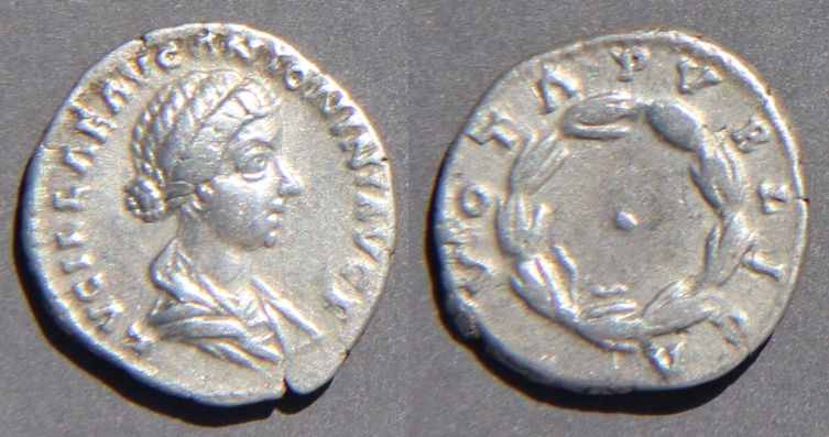 LucillaVOTAPVBLICA.jpg