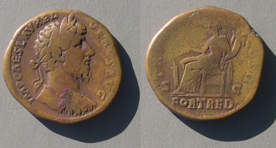 LuciusVerusFORTRED900.jpg