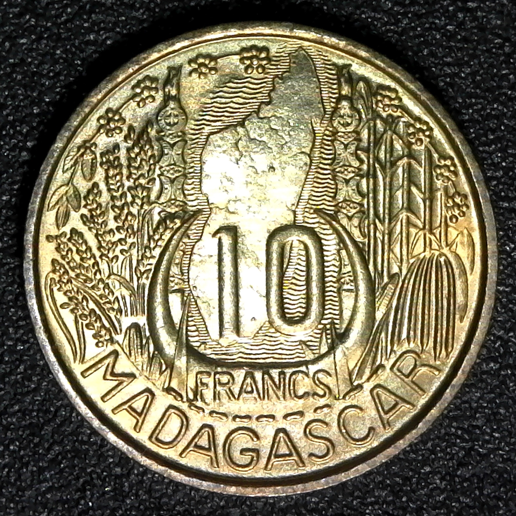 Madagascar 10 francs 1953 obv.jpg