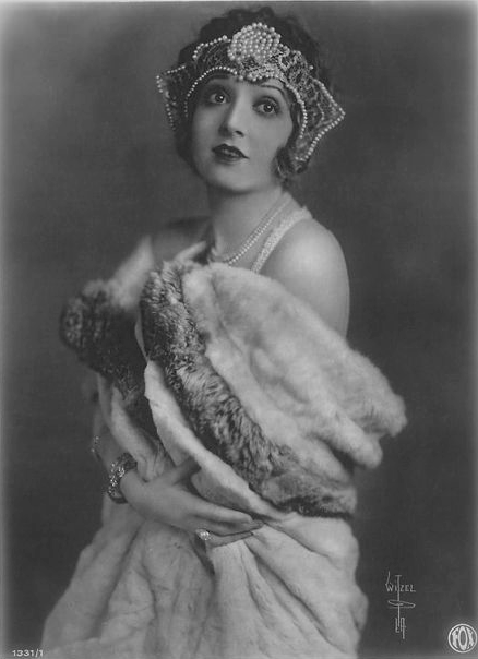 Madge Bellamy.png