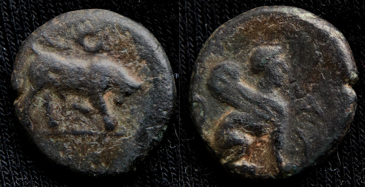 Magna Graecia – Karien, Kaunos, AE 10, Bulle und Sphinx.png