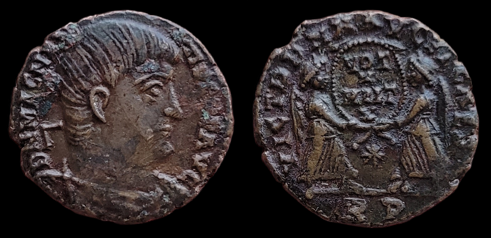 Magnentius, Centenionalus, VICT DD NN AVGG ET CAESS, RP.png