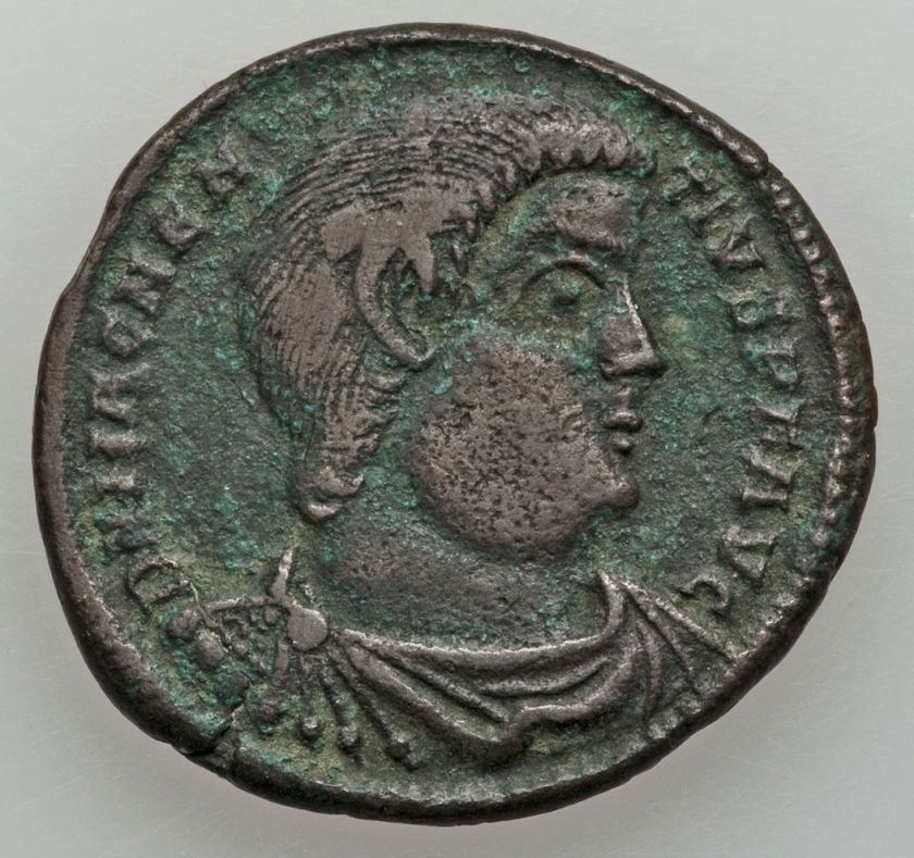 magnentius obverse.jpg