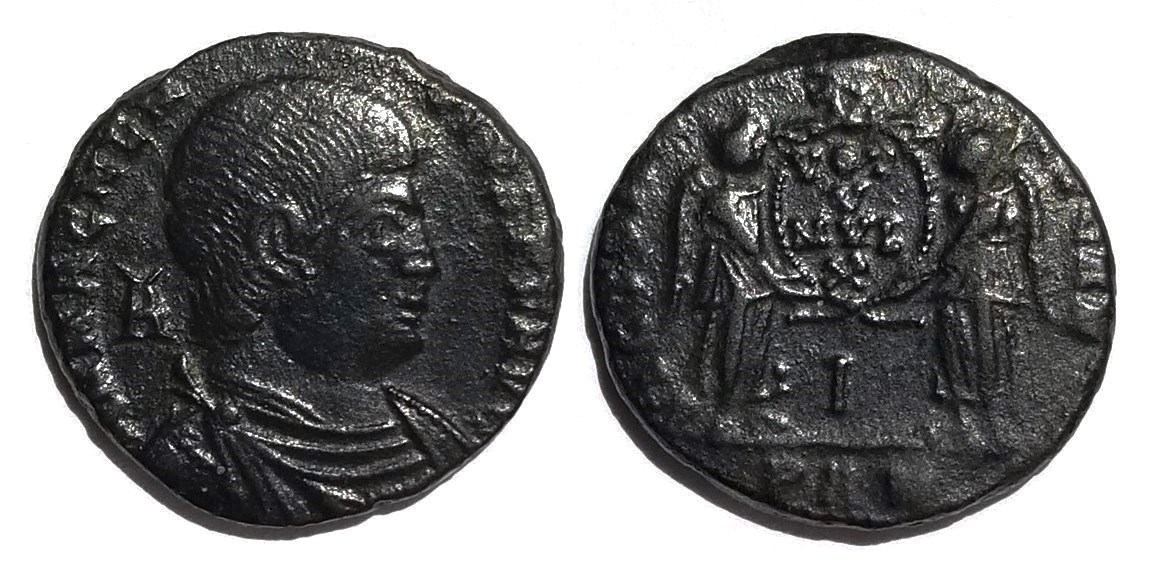 Magnentius Two Victories Arles heavy maiorina.jpg