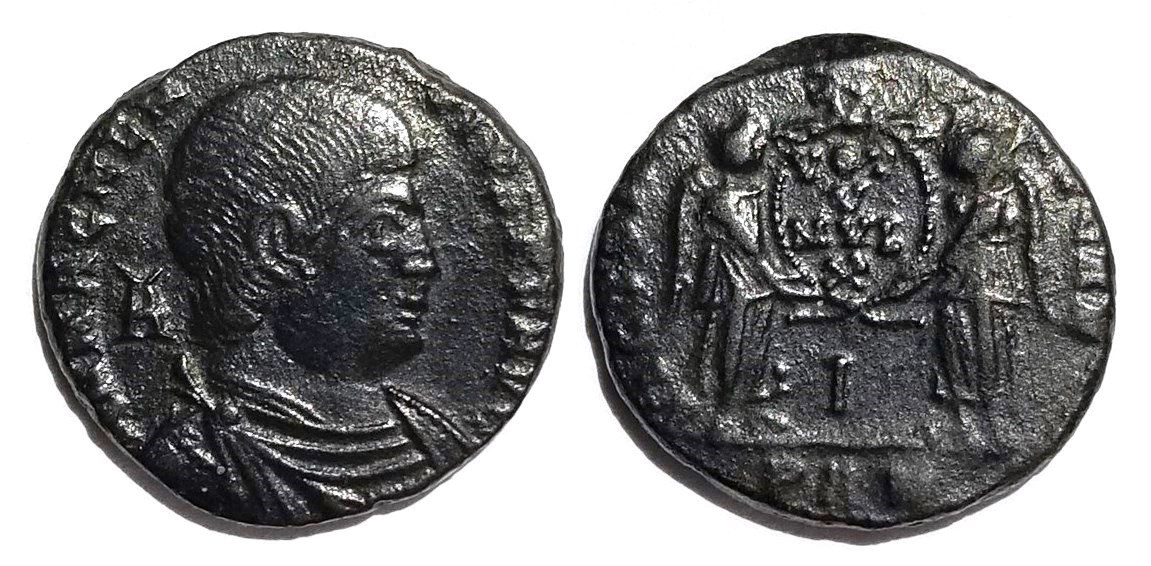 Magnentius Two Victories Arles heavy maiorina.jpg