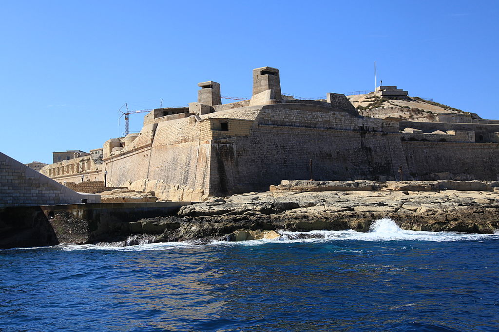 Malta_-_Valletta_-_Triq_il-Lanca_-_Fort_Saint_Elmo_(MSTHC)_02_ies.jpg