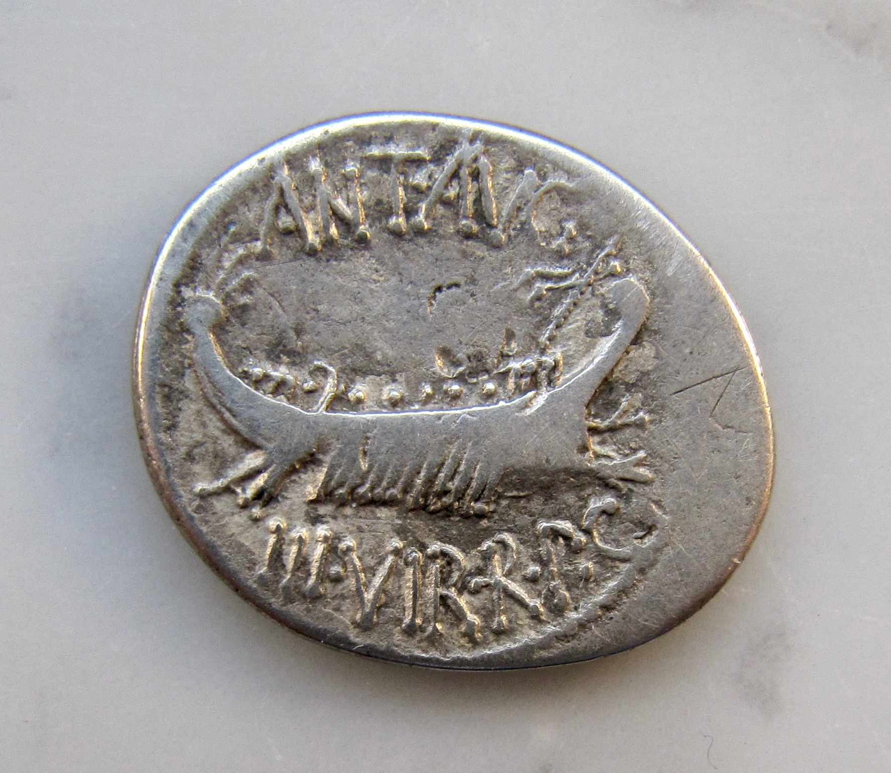 Marcus Antonius denarius CLASSICAE Obv1 N  - 1.jpg