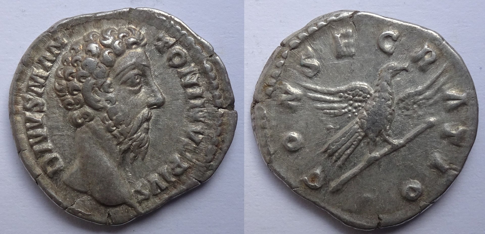 Marcus Auralius Denarius Divus.jpg