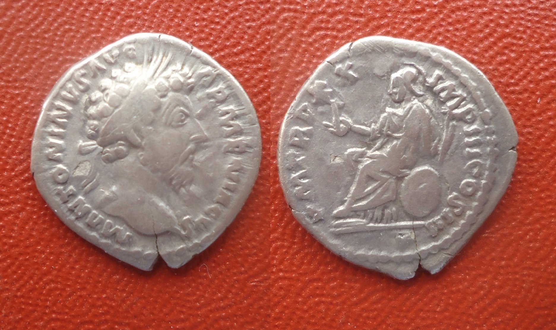 Marcus Aurelius - Den. Roma seated Jan 2015 (0).jpg