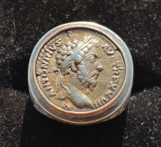 Marcus Aurelius Ring Front.png
