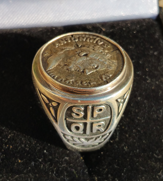 Marcus Aurelius Ring Side.png