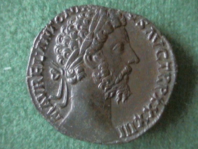 Marcus Aurelius Sestertius-Obv.jpg