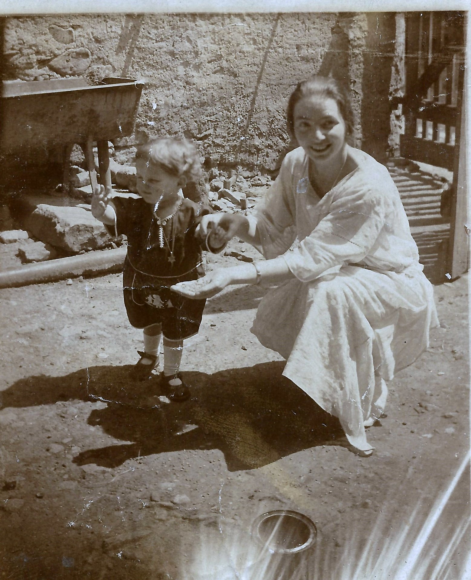 Marianne with Martha Bloch July 1924, Sulzburg.jpg