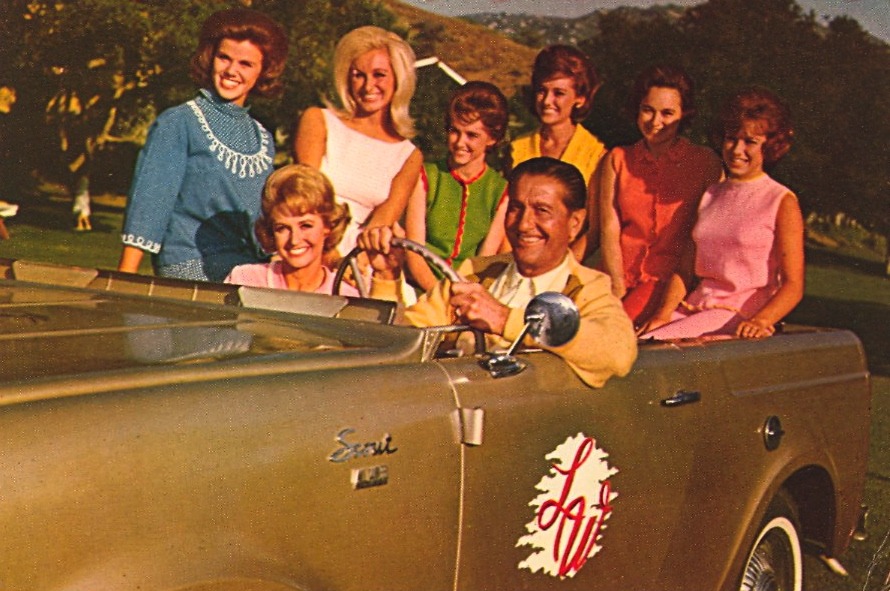 Mat and his ladies.jpg