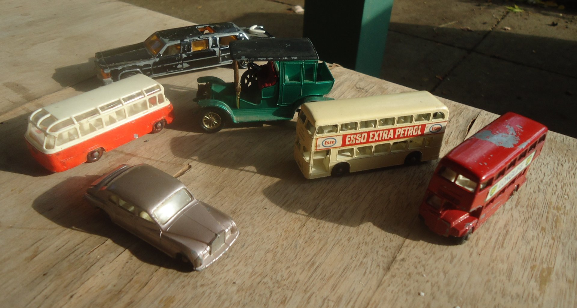 Matchbox lot busses Oct 2020 (2a).jpg