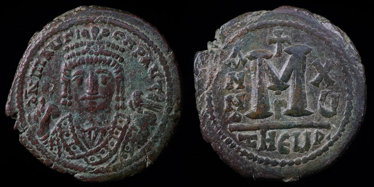 Maurice Tiberius Follis 1a.jpg
