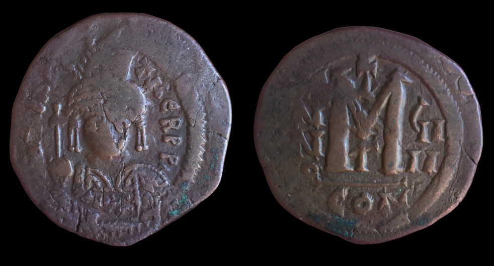 Maurice Tiberius, Follis Constantinople 2.png