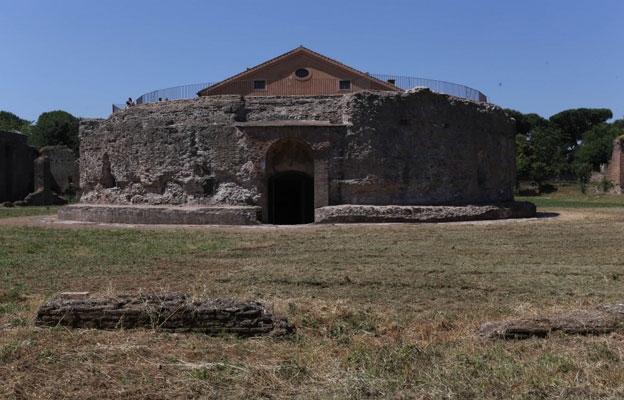mausoleum-romulus.jpg