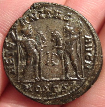 Maxentius AE Follis bb.jpg