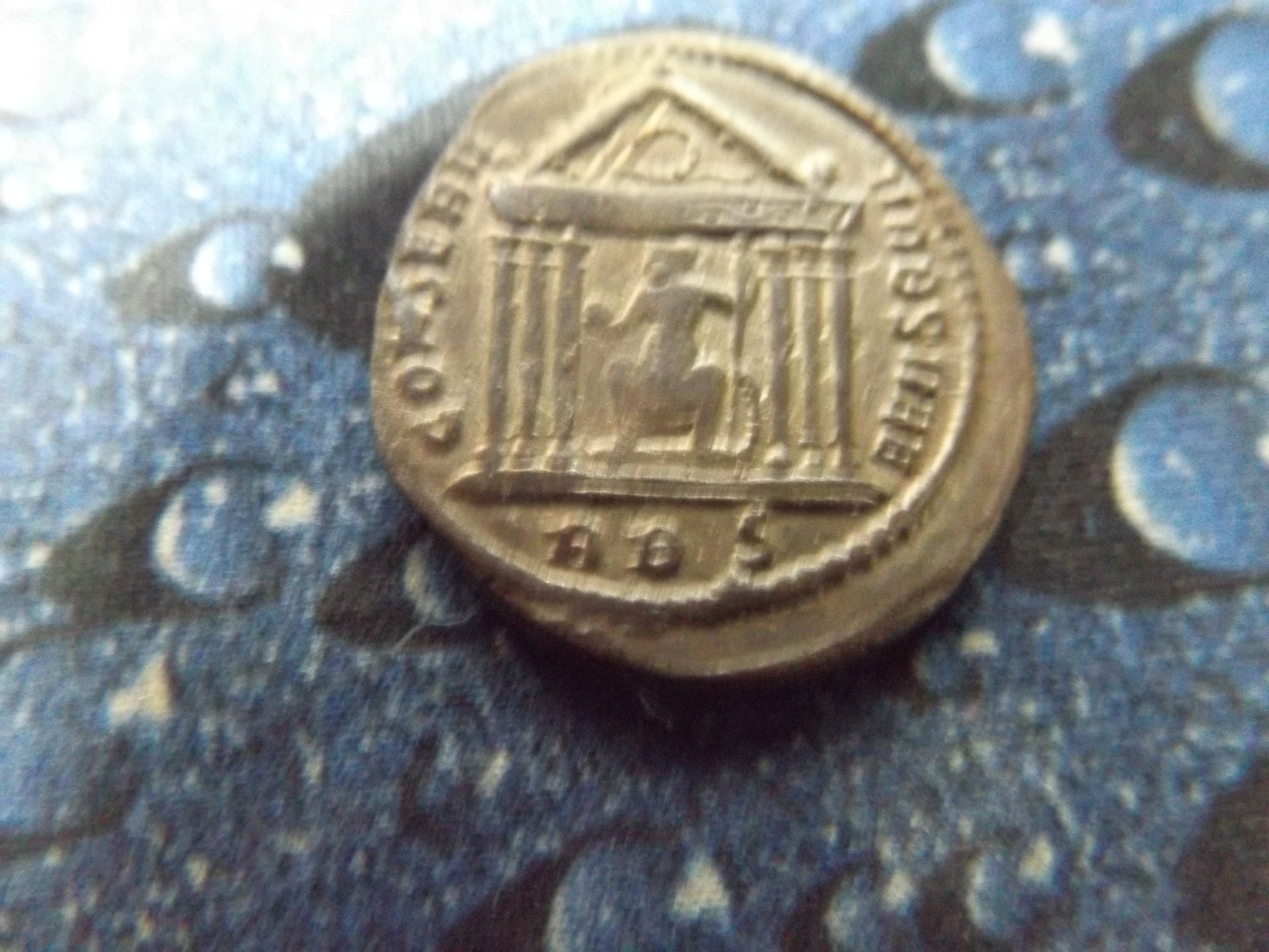 Maxentius and Temple 004.JPG