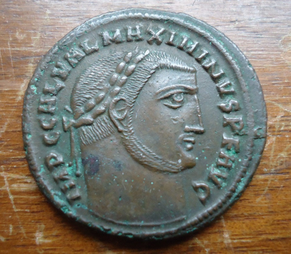 Maximinus Daia follis.JPG