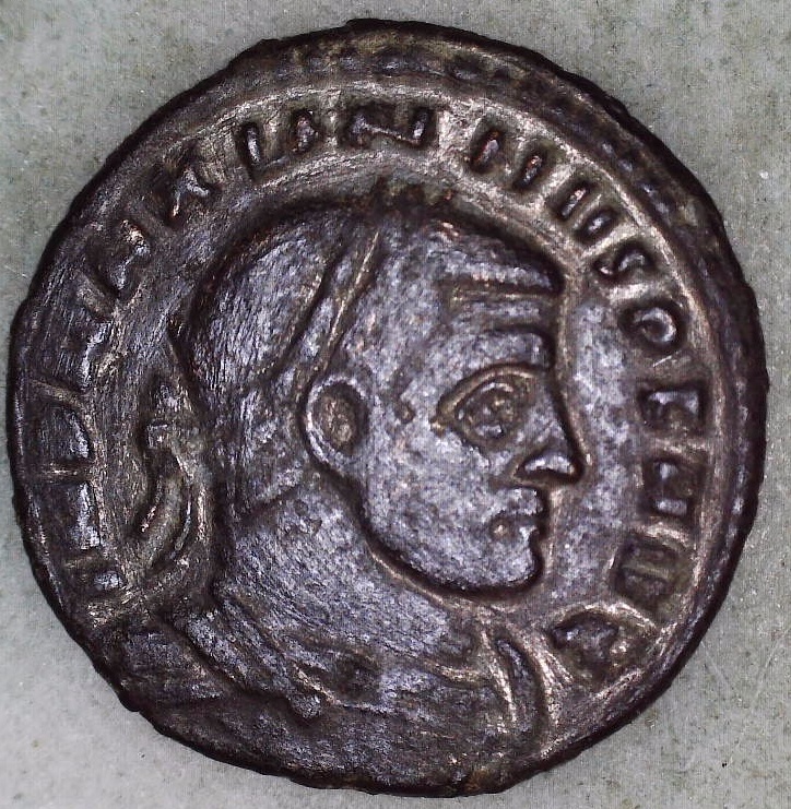 Maximinus II Obv RQ.jpg