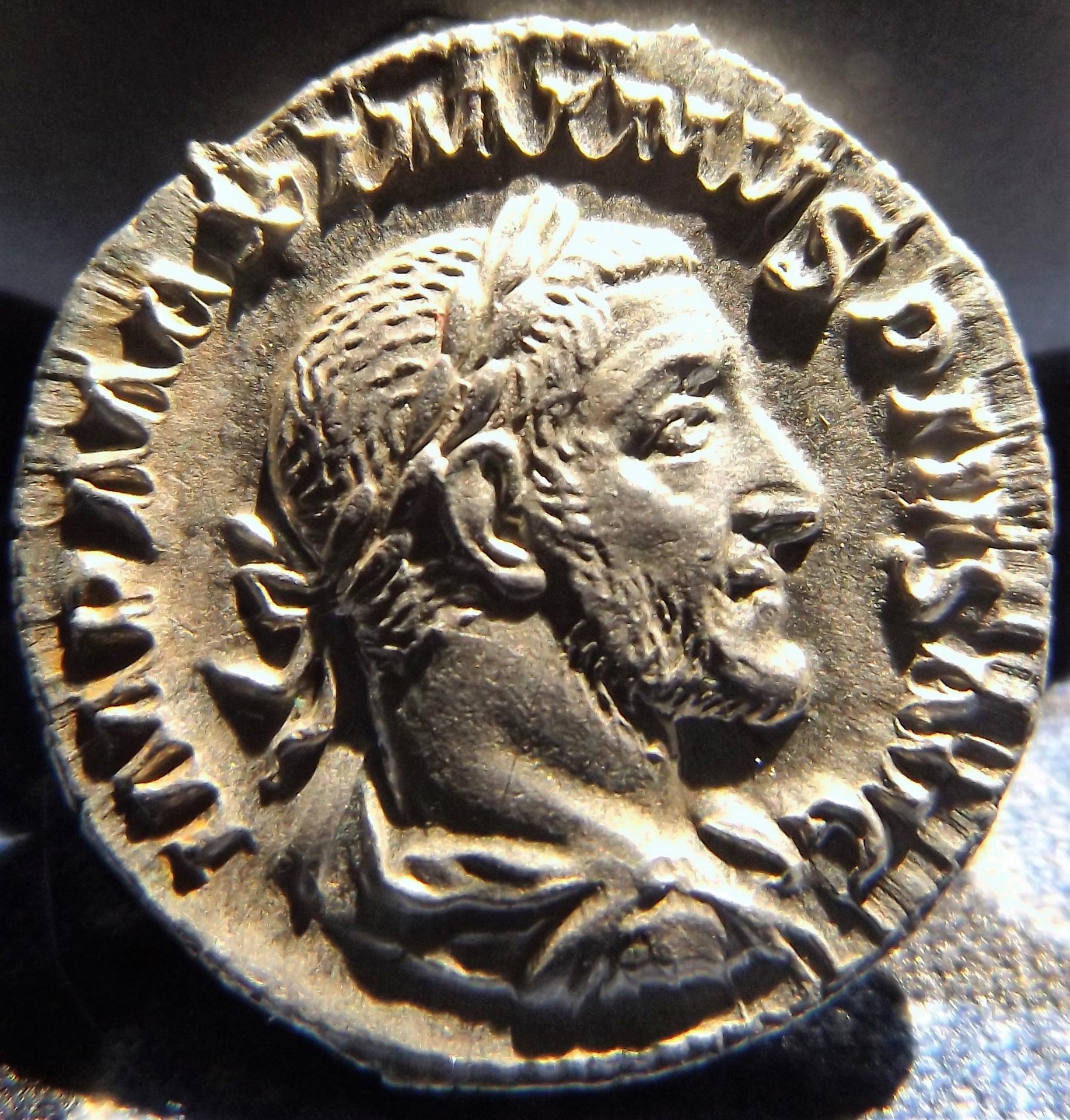 Maximinus Thrax denarius 001.JPG