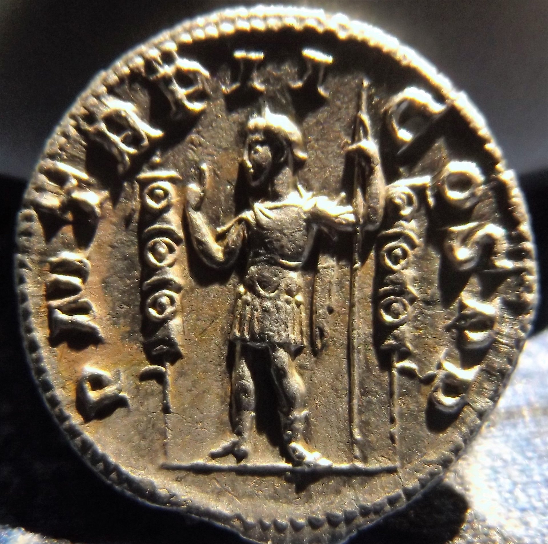 Maximinus Thrax denarius 002.JPG