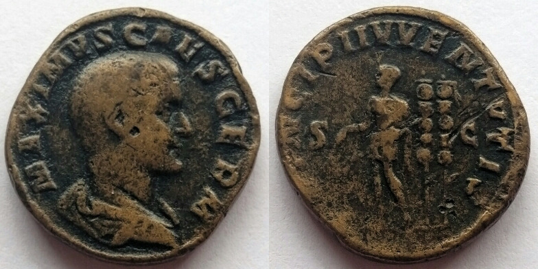 Maximus Caesar sestertius PRINCIPI IVVENTVTIS.jpg