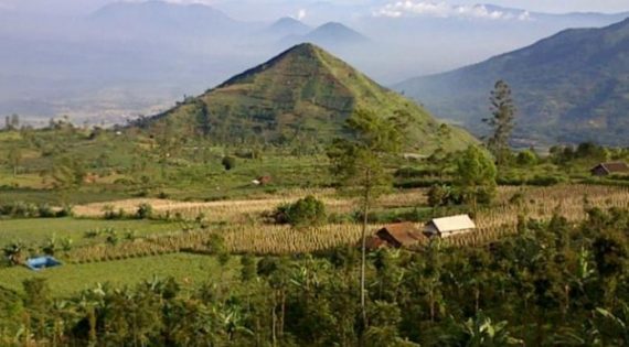 megalithic-pyramid-discovered-in-indonesia-is-more-than-9000-years-old.jpg
