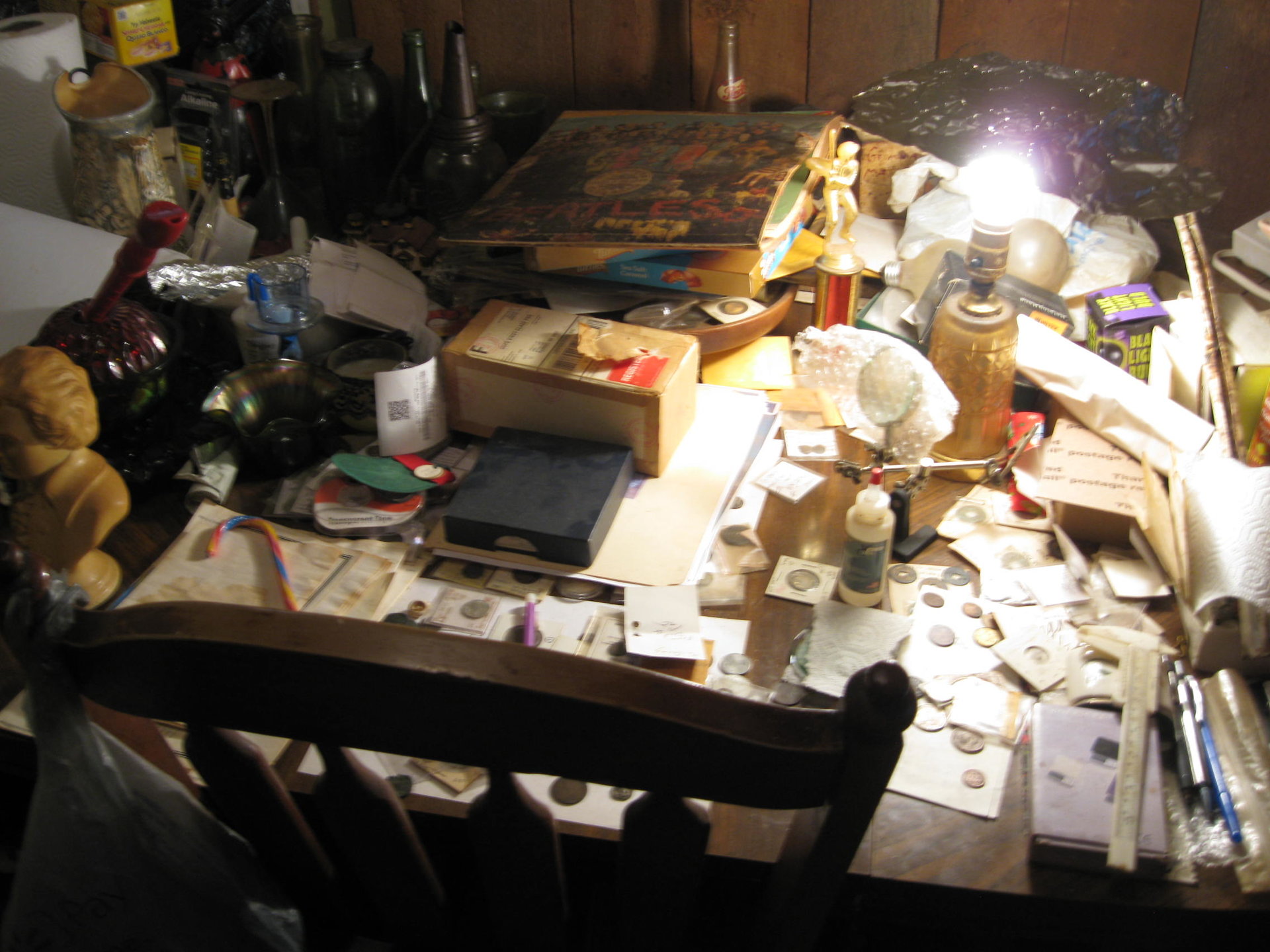 Mela, Roman and my messy table 003.JPG