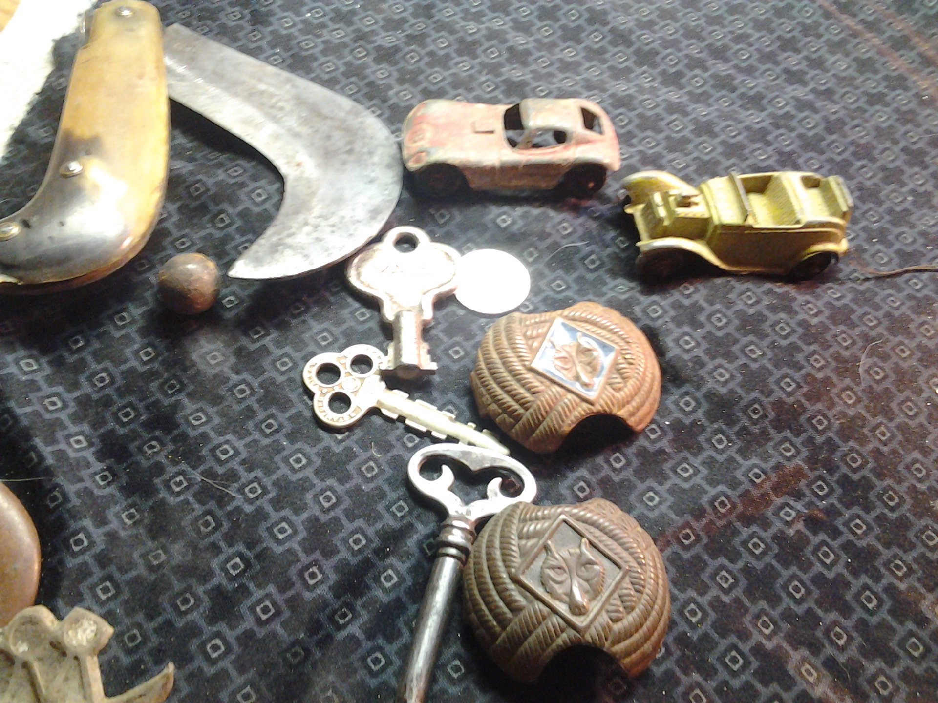 metal detecting.jpg