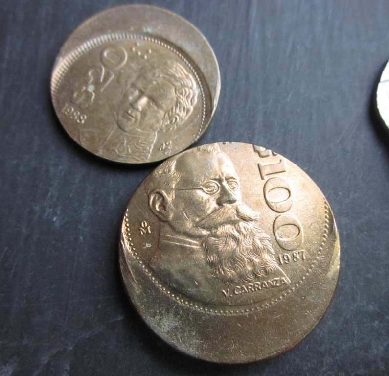 Mexico off center 100 Peso.jpg
