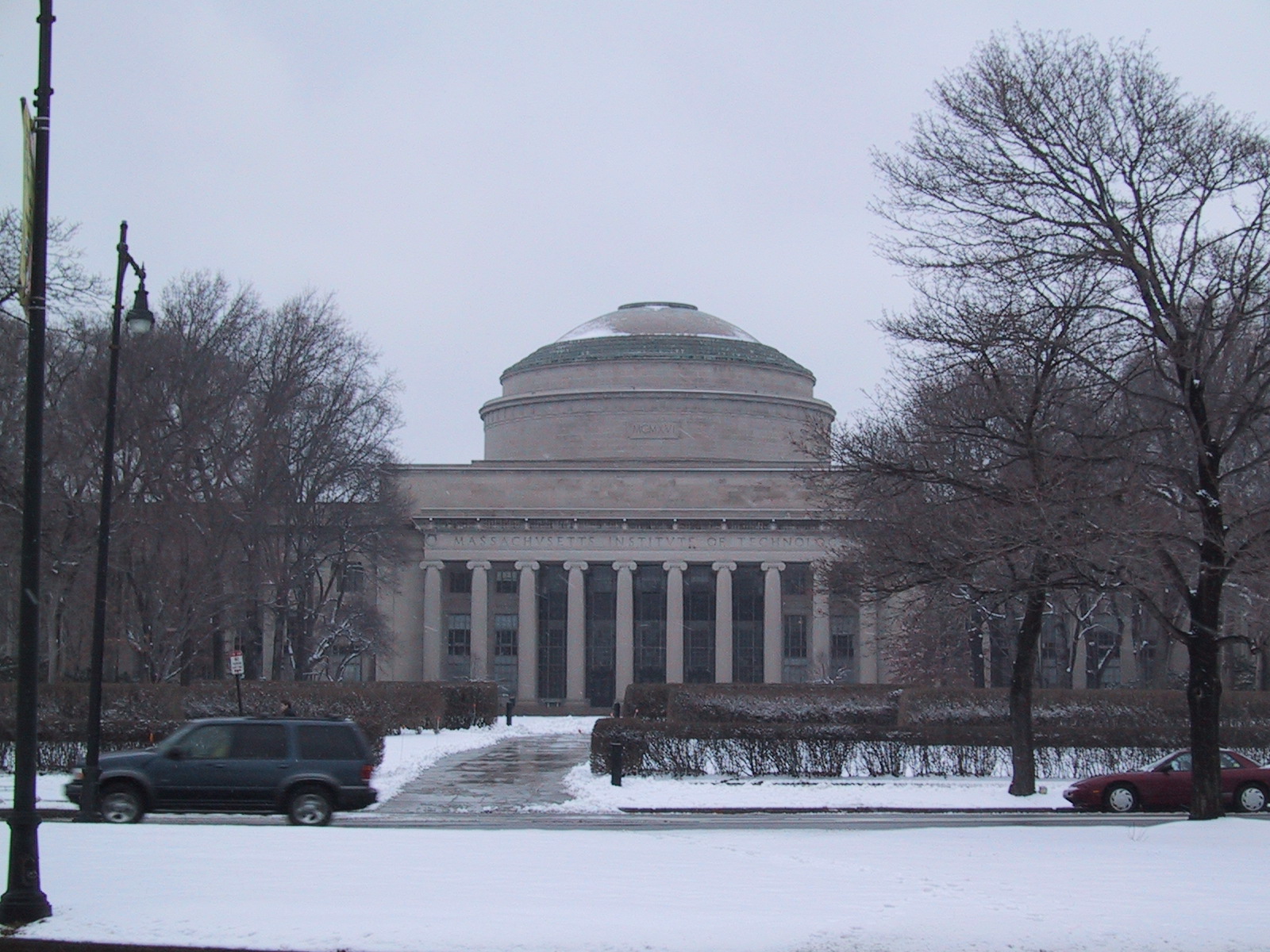 MIT.jpg