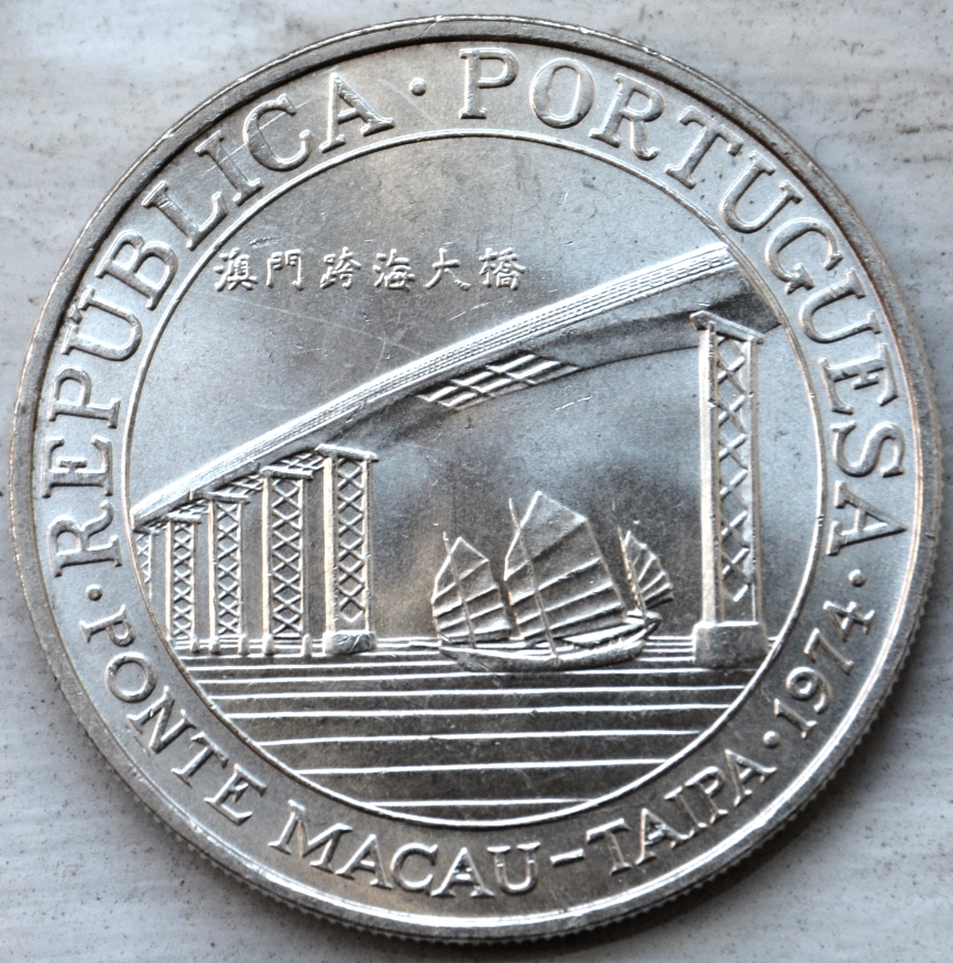 mo197420patacaso.jpg
