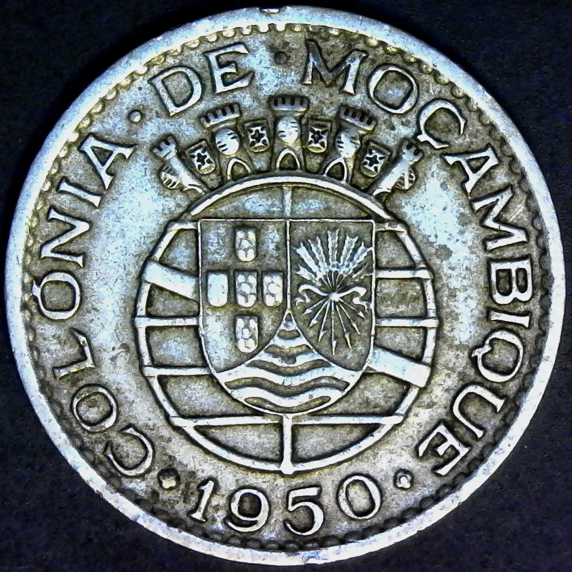 Mozambique 1 Escudo 1950 obv.jpg