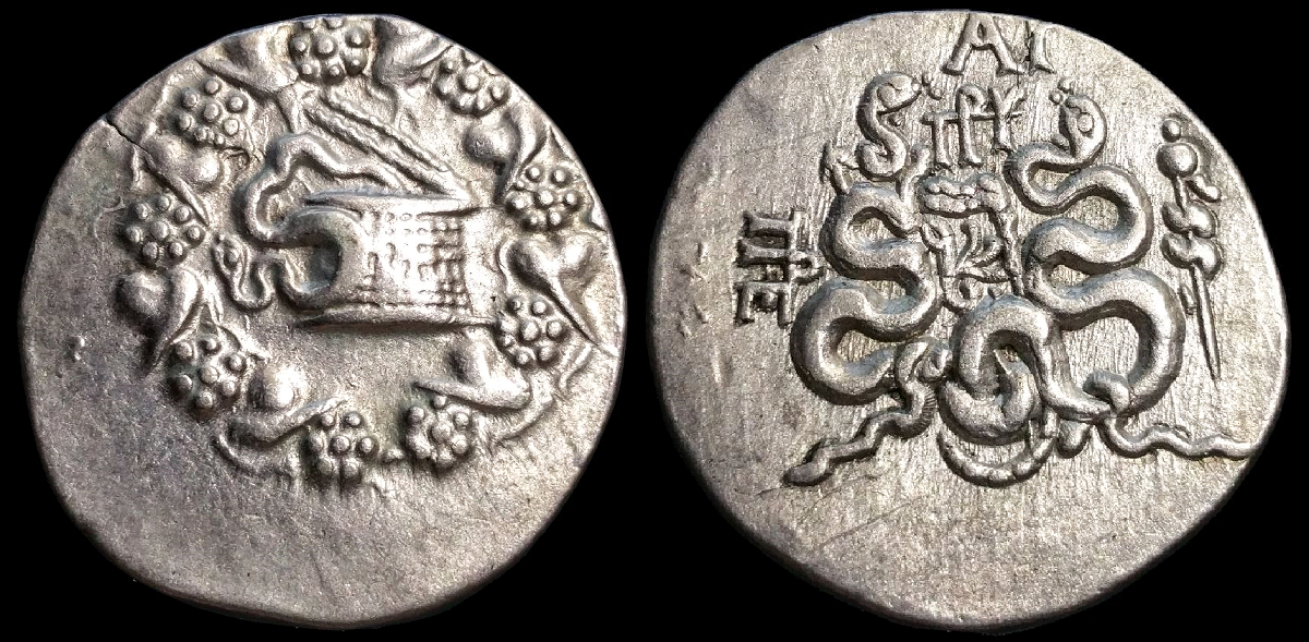 Mysia, Peramon Cistophoric Tetradrachm 70 percent.png