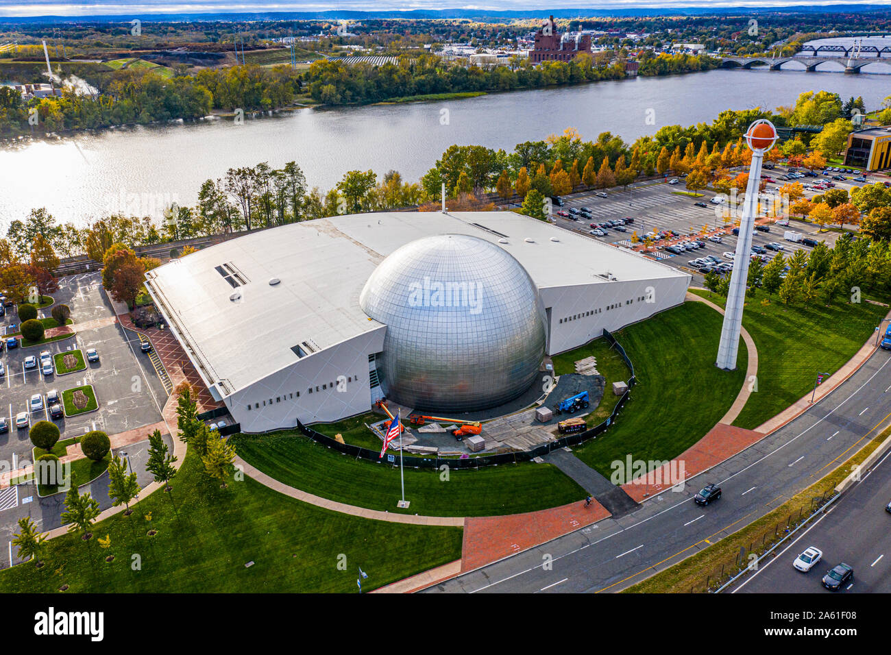naismith-memorial-basketball-hall-of-fame-springfield-massachusetts-usa-2A61F08.jpg